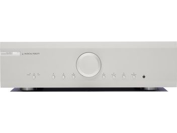 Ampli hi-fi integrált sztereó M6si ezüst színben, téglalap alakú homlokpannellel, középen kör alakú gombbal, 8 sorban elrendezett gombbal és 1 IR porttal.