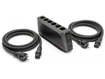 Audioquest PowerQuest 2 con multipresa nera a 6 prese e due cavi di alimentazione NRG-Y3 intrecciati neri