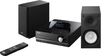 Sort Sony NAS-E35HD hi-fi minianlæg bestående af en hovedenhed, to højttalere, en fjernbetjening og en basreflekskabinet