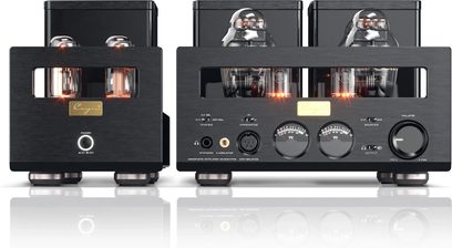 Preamplificatore per cuffie hi-fi Cayin HA-300MK2 nero in metallo spazzolato, vista frontale che mostra due blocchi separati con valvole luminose, logo dorato, VU-metri analogici, uscite per cuffie e ampio controllo del volume, poggiato su piedini metallici