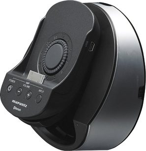 Marantz IS-301 sort multimedie-højttaler, set forfra i nærbillede, med volumeknap og USB-port på forsiden