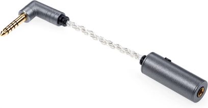 Adaptér pro sluchátka iFi Audio iEMatch 4.4, šedé kovové pouzdro, stříbrně kroucený kabel, zahnutý 4,4mm jack, 4,4mm zdířka (samice)
