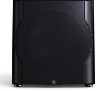 Přední pohled na černý lakový subwoofer Perlisten D15s, s kruhovou černou mřížkou, viditelnými nožičkami a logem ve spodní středové části