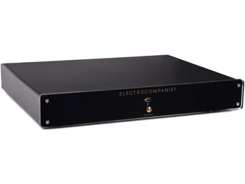Phono předzesilovač Electrocompaniet ECP-2 MKII černý, pohled zepředu, přední panel se zlatým logem a otočným knoflíkem