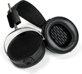 Avatud hifi-kõrvaklapid STAX SR-X1, vaade ülalt, mustad ümmargused kõrvapadjad, must peavõru, must võre, must pistik