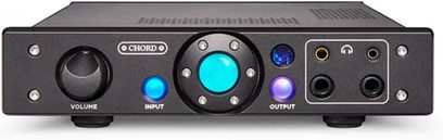 Предусилител за слушалки с високо качество Chord Electronics Alto, преден изглед, правоъгълен черен корпус, кръгли бутони, аудио конектори
