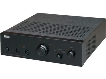 Preamplificatore per cuffie STAX SRM-T8000 nero, vista frontale, 2 manopole rotanti, 2 prese per cuffie, griglia di ventilazione sulla parte superiore