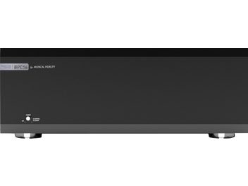 Condicionador de energia BPC 16 preto Musical Fidelity, vista frontal, caixa retangular, pés metálicos circulares, indicadores luminosos