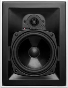 Boston Acoustics HSi475 højttaler, set forfra, cirkulær sort gitterdæksel, central diskant, koncentrisk basmedhøjttaler, mat sort finish