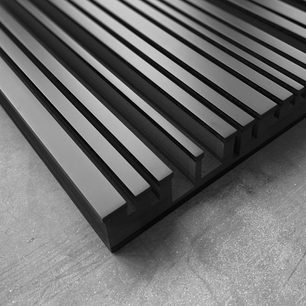 Artnovion Siena W diffusor, vinklad vy, parallella rektangulära lameller, texturerad yta, grå bakgrund