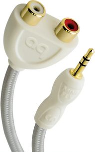 Beyaz Audioquest FLX-Mini/RCA adaptörü, iki altın kaplama RCA konnektörü ve 90 derece altın kaplama mini-jack konnektörü ile
