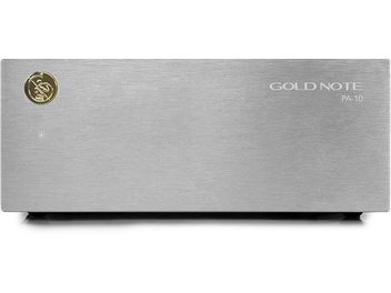 Minimalistyczny przedni panel ze szczotkowanego aluminium w kolorze srebrnym wzmacniacza hi-fi Gold Note PA-10, widok z przodu