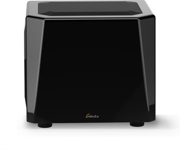 GoldenEar SuperSub X subwoofer i sort, kubisk form, frontstof, guldlogo, gummifødder