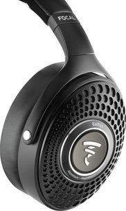 Căști hi-fi wireless Bluetooth Focal Bathys deep black, vedere laterală, cupe circulare perforate, bandă de susținere căptușită
