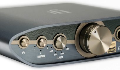Højkvalitets hovedtelefonforforstærker iFi Audio ZEN CAN 3, set forfra, 3 justeringsknapper, 1 volumenkontrol, 1 tænd/sluk-knap