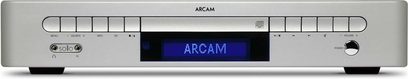 Hi-fi systém Arcam Solo Music, stříbrná přední strana s modrým displejem, černá tlačítka a ovládací kolečka