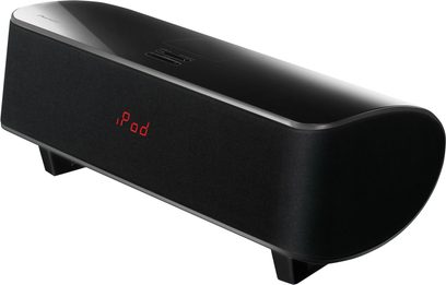 Pioneer XW-NAS5 sort multimedie-højttaler, set forfra i perspektiv, aflang buet form, rød LED-skærm "Pod"