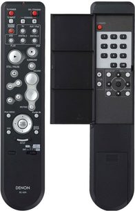Sort Denon RC-1014 fjernbetjening og sort Denon DHT-FS3 soundbar, set forfra