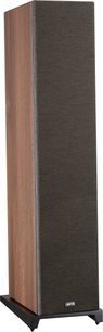 Diffusore da pavimento Davis Acoustics Krypton 10 Classik, vista angolata, parte frontale rivestita in tessuto scuro, lati in legno, base nera