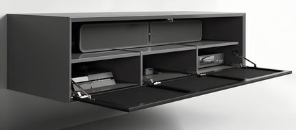 Nástěnný TV nábytek v matné černé barvě z kompozitního materiálu, otevřená sklopná dvířka, tři přihrádky a zařízení, pohled zepředu