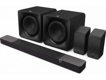 Melna Klipsch Flexus Core 300 skaņas josla ar diviem Sub 200 zemfrekvences skaļruņiem un diviem Surr 200 telpiskās skaņas skaļruņiem