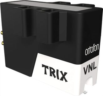 DJ-Tonabnehmer Ortofon VNL TRIX aus schwarzem und weißem Kunststoff, Dreiviertelansicht, TRIX- und VNL-Logos, zwei goldene rückseitige Anschlüsse
