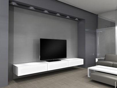 Hvid vægmonteret TV-møbel med skuffer, LED-underbelysning, i en moderne grå stue med sofa og persienner