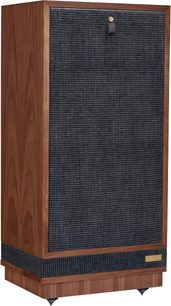 Diffusore da pavimento Fyne Audio Classic X in noce, cabinet in legno, griglia in tessuto grigio con linguetta, vista tre quarti anteriore