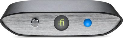 Bezdrátový vysílač iFi Audio Zen Blue V2 tmavě šedý, pohled shora, se třemi kulatými tlačítky ve stříbrné, černé a modré barvě