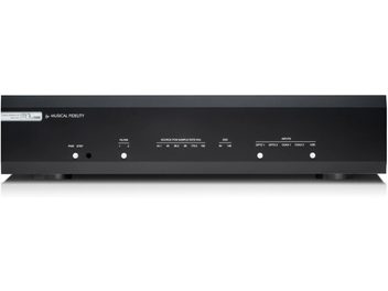 Convertor audio DAC Musical Fidelity M3x DAC negru cu fațadă dreptunghiulară, butoane rotunde, inscripții albe și picioare circulare