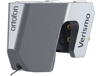 Ortofon MC Verismo platinalemezes vinilcellája, oldalnézet, fémes szürke szín, "ortofon" és "Verismo" feliratokkal
