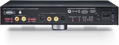 Čierny stereofónny predzosilňovač Primare R35, pohľad spredu, s konektormi RCA, XLR a subsonic filtrom, z brúseného hliníka