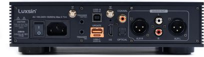 Luxsin Audio X8 fekete hi-fi fejhallgató-előerősítő hátulnézetből XLR, RCA, USB, koaxiális, optikai és hálózati csatlakozókkal