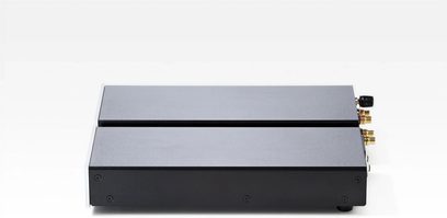 Lehmann Audio Decade schwarzer Phono-Vorverstärker, Frontansicht, rechteckiges mattes schwarzes Gehäuse, glänzende schwarze Frontplatte, 2 goldene Drehknöpfe
