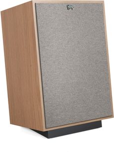 Klipsch Heresy IV højttaler i rød eg, finér af rød eg, grå stofgrill med badge, sort skråtstillet sokkel, 3/4 forfra venstre visning
