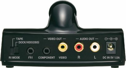 Frontvue af Onkyo DS-A4 sort dockingstation med dock til enhed, audio/video-porte og justeringsknap