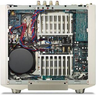 Marantz PM-15S2 stereo hi-fi forstærker, indvendigt billede der viser de elektroniske komponenter og det sølvfarvede metalstel