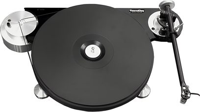 Sort Michell Engineering TecnoDec pladespiller, set ovenfra i 45° vinkel, med tonearmen og modvægten synlige