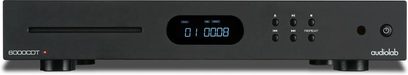 Чорний високоякісний CD-програвач Audiolab 6000CDT з плоскою передньою панеллю, центральним цифровим дисплеєм, щілиною для CD зліва та кнопками та логотипом справа