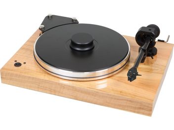 Gramofon hi-fi Pro-Ject X-tension 9 Evolution SuperPack w kolorze oliwkowym, widok z góry, czarny talerz, ramię tonowe, na drewnianej podstawie