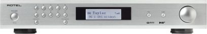 Sintonizzatore Rotel T11 argento, pannello frontale con display LCD, pulsanti e manopole di controllo, presa per cuffie e porta USB