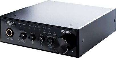 Fostex HP-A4 sort hovedtelefonforstærker, frontvisning med knapper, stik og vælgere på forsiden