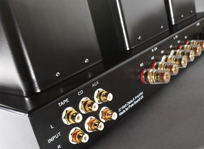 Puresound A30 sort hi-fi rørforstærker, tæt bagsigte, forgyldte audiostik og impedansomskifter