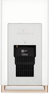 Triangle Capella 2-luidspreker in gelakt wit, achteraanzicht met zwarte centrale module en champagnekleurige voetstuk