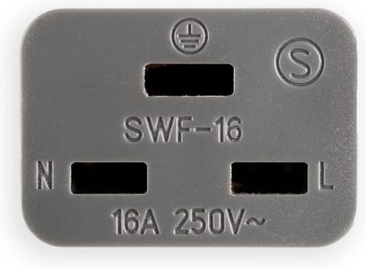 Cablu de alimentare Supra LORAD 2.5 CS-16-EU, prim-plan cu fișă gri 16A 250V cu marcaje N L masă