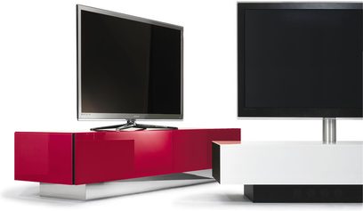 Spectral Brick BR2001-SL rød og sølvfarvet audio-/videomøbel, bestående af en rektangulær baskabinetdel og en fladskærm, set forfra