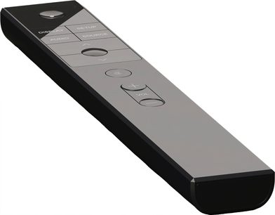 Integrovaný stereo hi-fi zesilovač Michi X5 Series 2, černý obdélníkový dálkový ovladač, šedé tlačítka, perspektivní pohled
