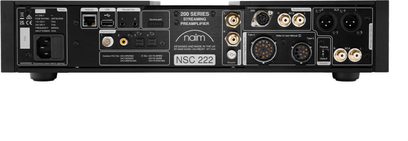 Naim Audio NSC 222 stereo-forforstærker, set forfra, sort front med knapper, stik og display