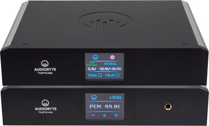 Audio převodník DAC Audiobyte Hydra ZAP + VOX černý, pohled zepředu a shora, modré LED displeje, USB port a PCM 44.1K