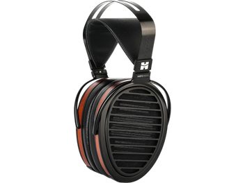 Czarne słuchawki hi-fi Hifiman Arya Organic, owalne muszle z kratkami, pomarańczowobrązowe obramowania i podwójny ażurowy pałąk